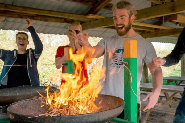 Expeditie-Vuur-Maken-Familie-uitje