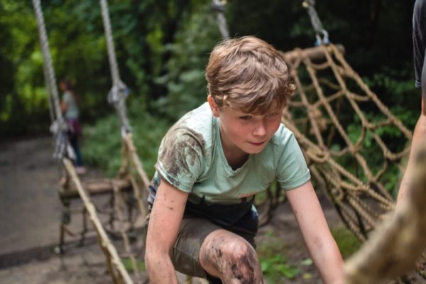 Uitdagend-low-rope-parcours-schoolreisje